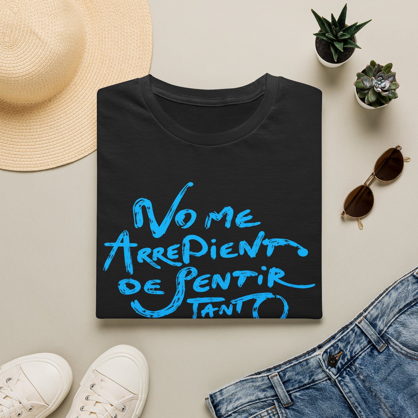 T-Shirt — "No Me Arrepiento de Sentir Tanto" Blue Brush Script