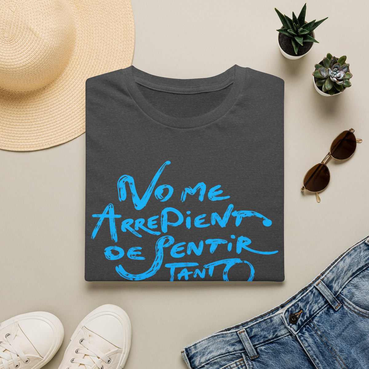 T-Shirt — "No Me Arrepiento de Sentir Tanto" Blue Brush Script