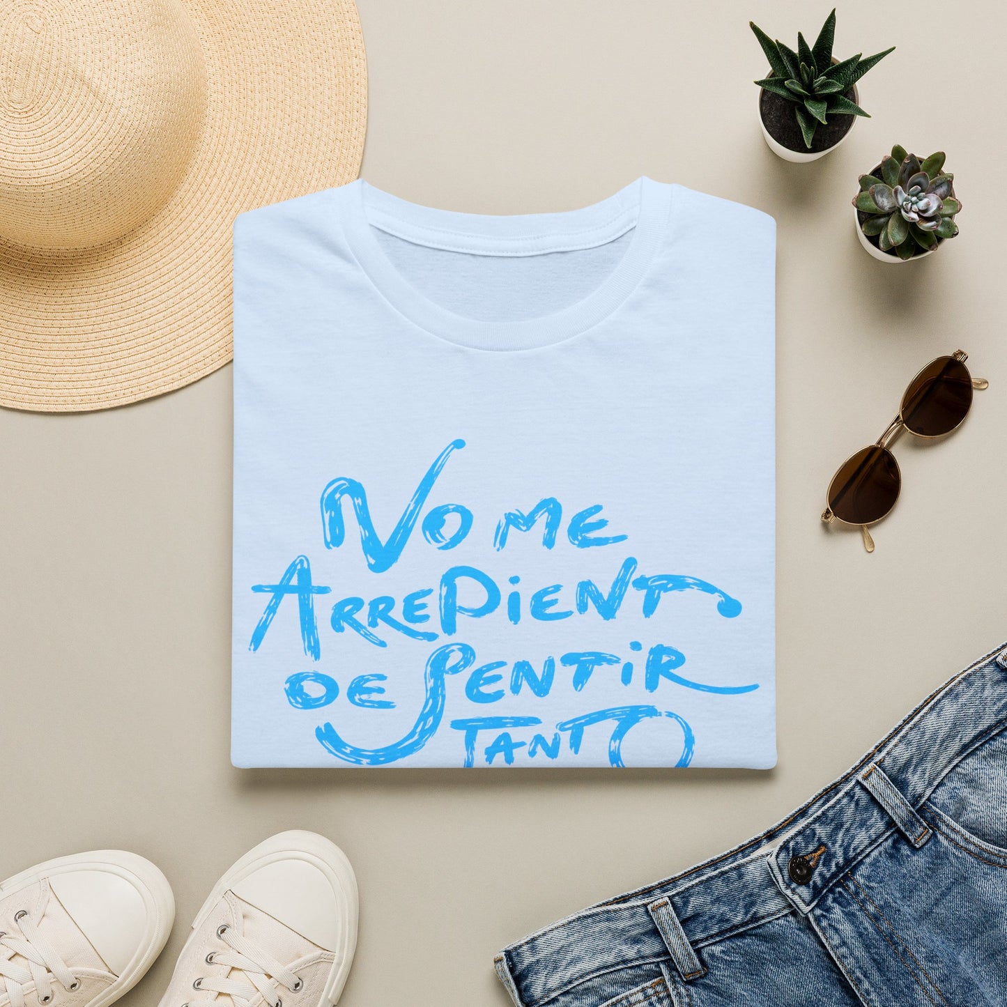 T-Shirt — "No Me Arrepiento de Sentir Tanto" Blue Brush Script